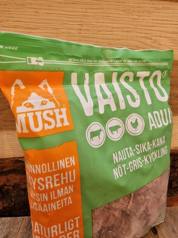 MUSH Vaisto Grøn Okse Gris Kylling 800 g - Naturligt hundefoder med kød og grønt