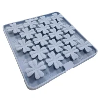Nordic Paws slikkemåtte – grå blomst 20x20 cm i silikone med sugekopper